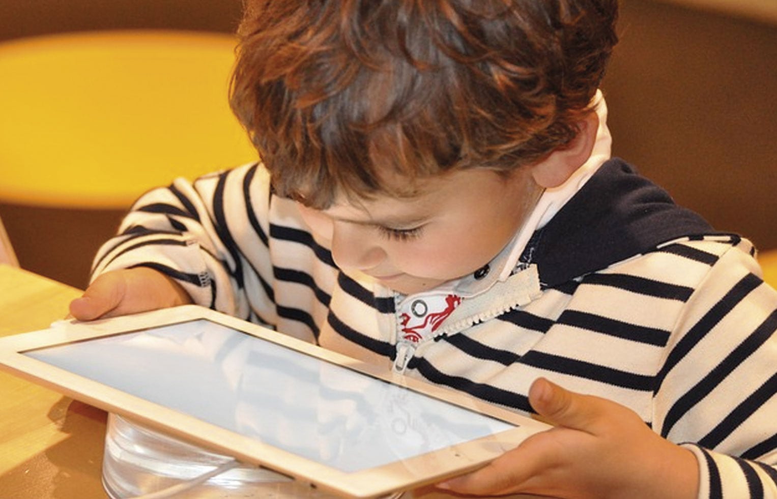 Uno de cada dos padres españoles teme no poder comunicarse con sus hijos por culpa de la tecnología