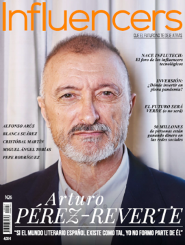Pérez-Reverte protagoniza el último número de ‘Influencers’ en 2020